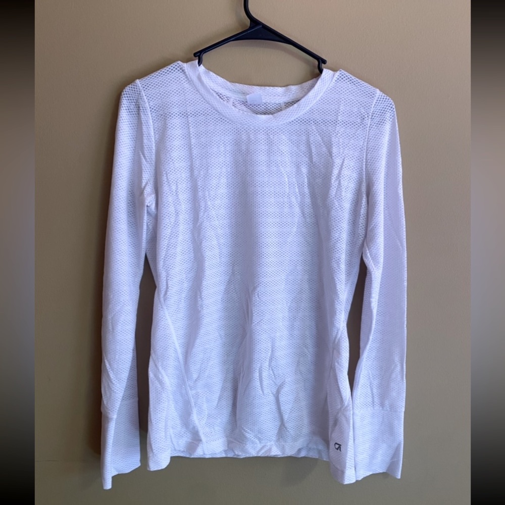 Women’s long sleeve athletic mesh top! Size-small